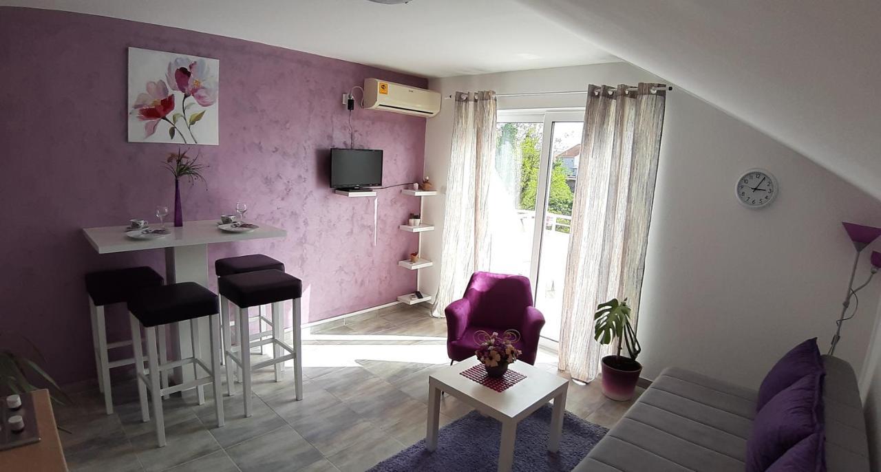 Apartments Kuc Тиват Екстер'єр фото