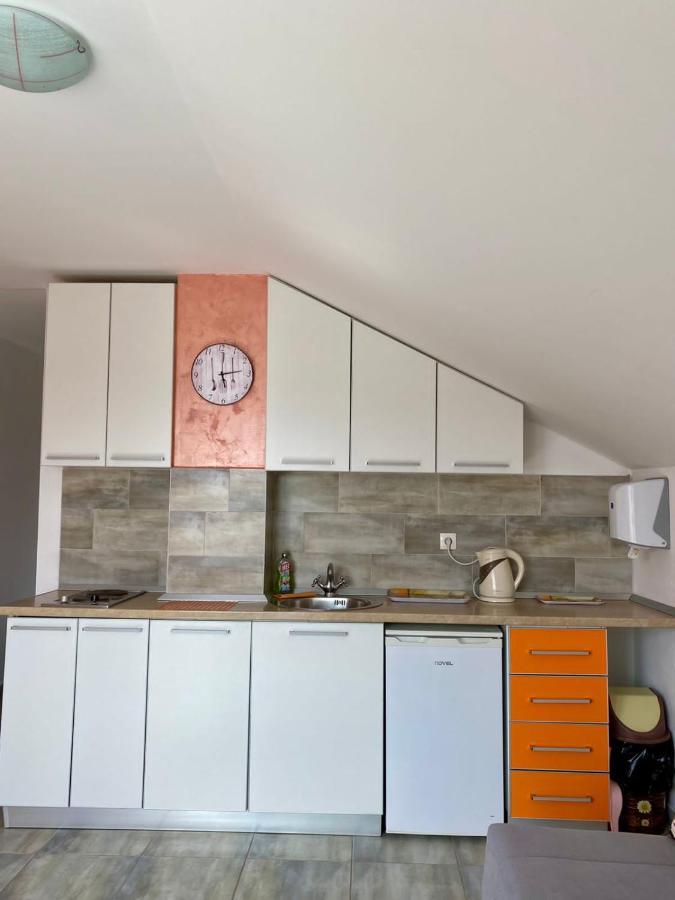 Apartments Kuc Тиват Екстер'єр фото